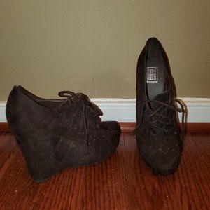 size 8 1/2 dark brown wedges